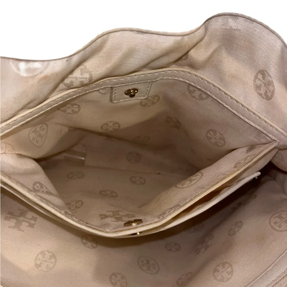 Elegant White Tory Burch Marion Quilted Tote Bag